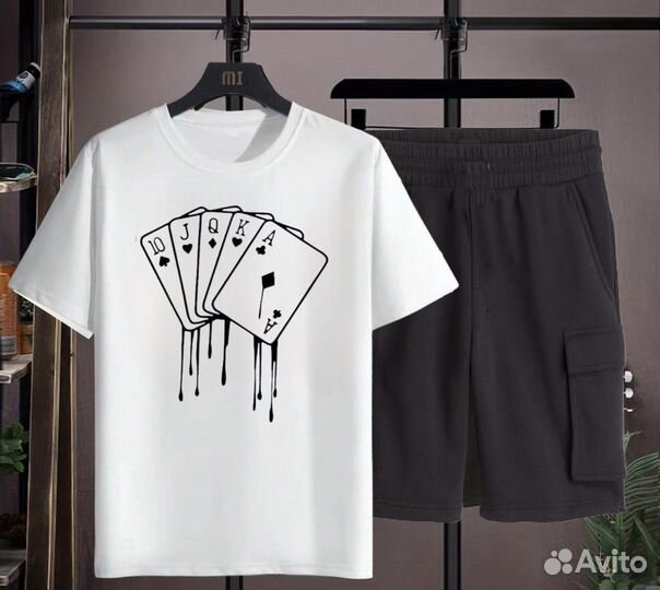 Спортивный костюм