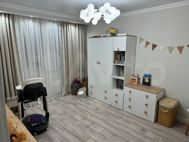 3-к. квартира, 79 м², 3/15 эт.