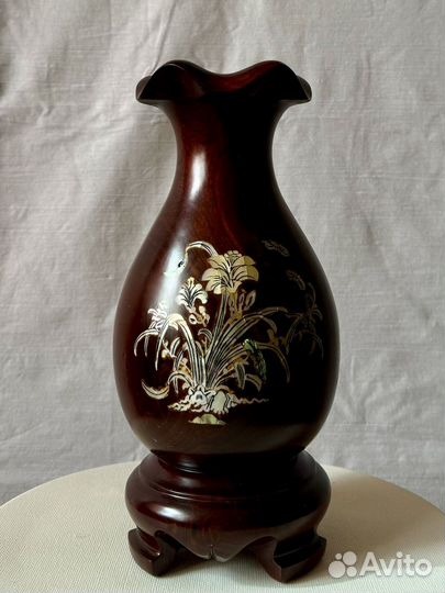 Ваза деревянная с перламутром