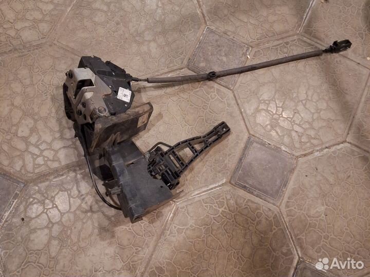 Замок двери форд фокус 3, задней правой в сборе