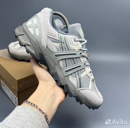 Удобные кроссовки Asics Sonoma