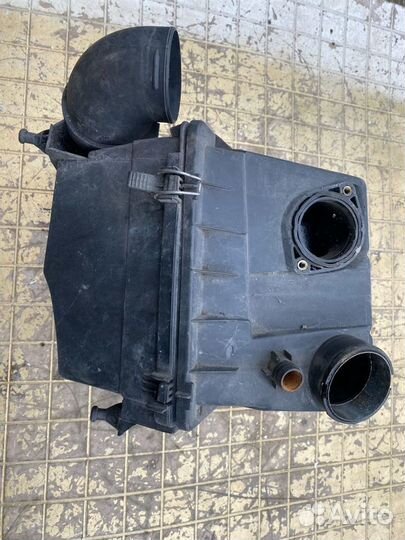 Корпус воздушного фильтра М111 mercedes W202 W208