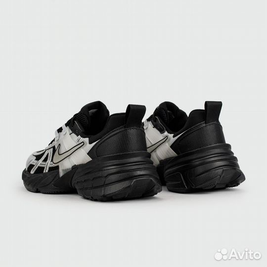Кроссовки Nike V2K Run