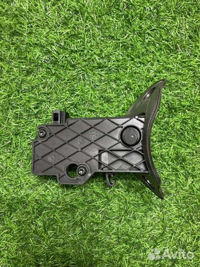 Замок лючка бензобака задний Mercedes Cls W219 3.5