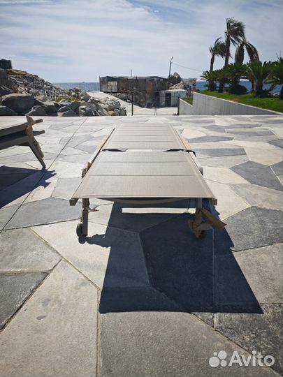 Шезлонг пляжный