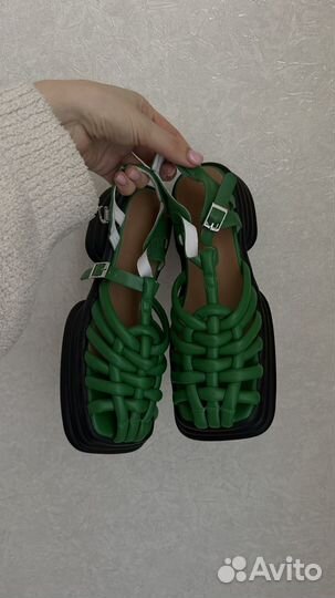 Сандали женские