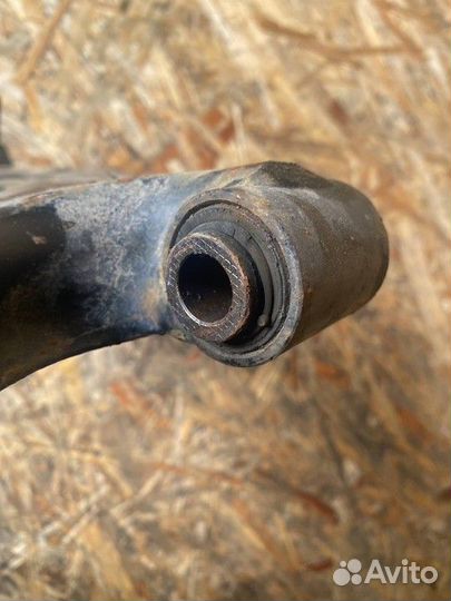 Рычаг передний левый Nissan Almera Classic