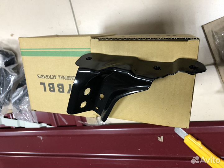 VW Polo крепление крыла