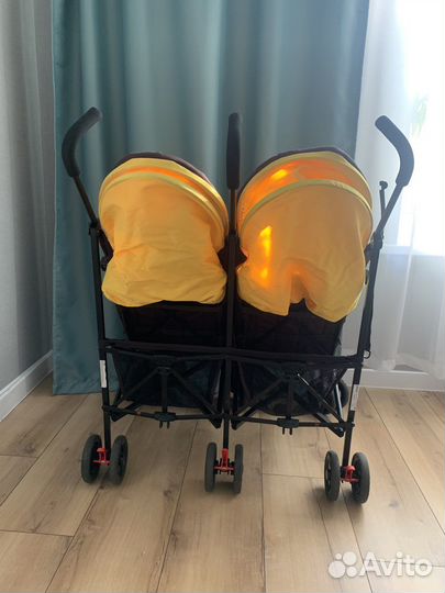 Коляска для двойни