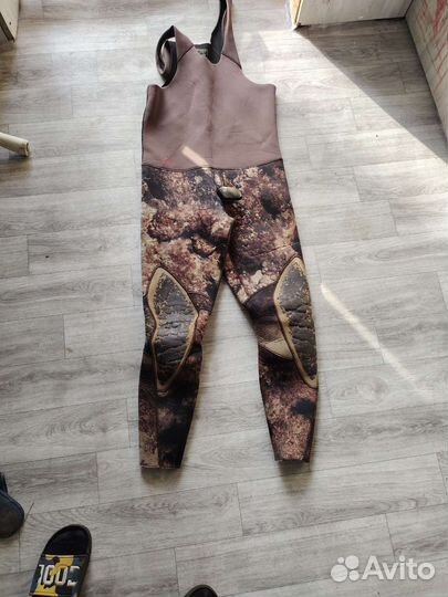 Гидрокостюм