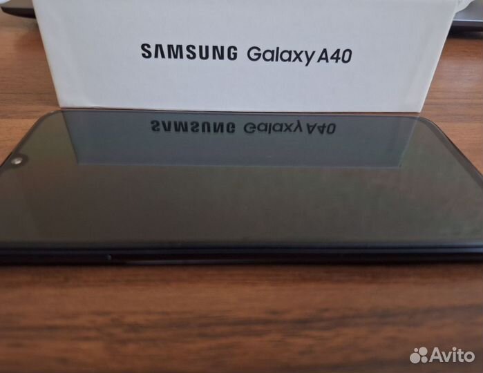 Samsung Galaxy A40, 4/64 ГБ