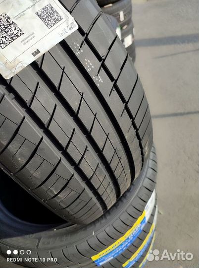 Habilead HF330 235/35 R19