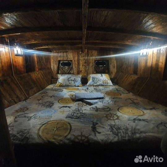 Парусно моторная Яхта 