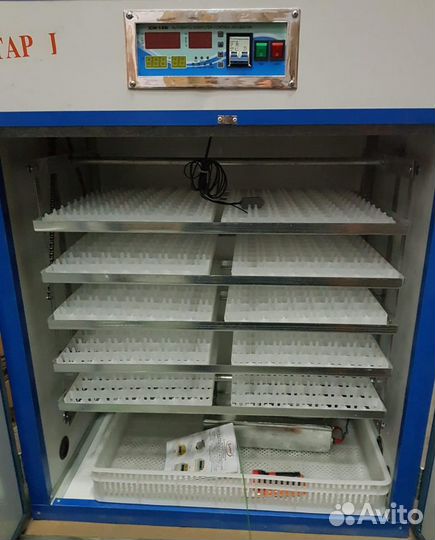 Инкубатор для яиц Умница/Фермер