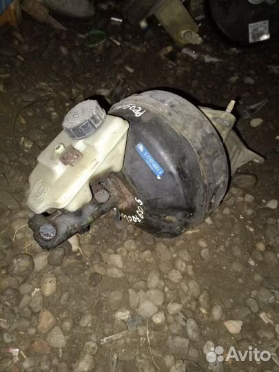 Вакуум тормозной Peugeot 605