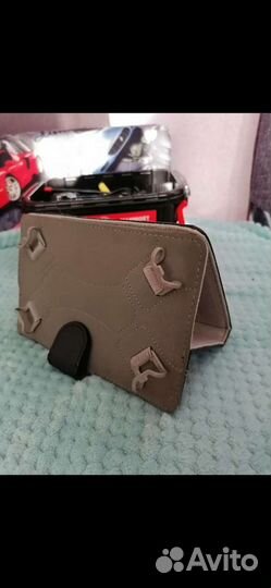 Чехол-книжка на планшет