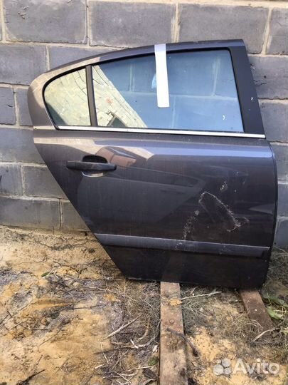 Дверь на opel astra H
