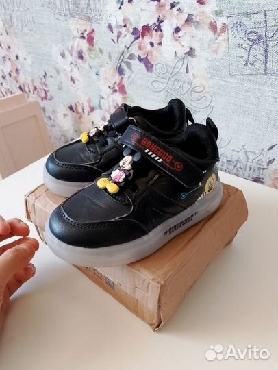 Кроссовки 24 р