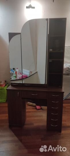 Туалетный столик