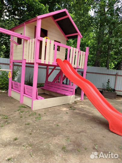 Детский домик на сваях