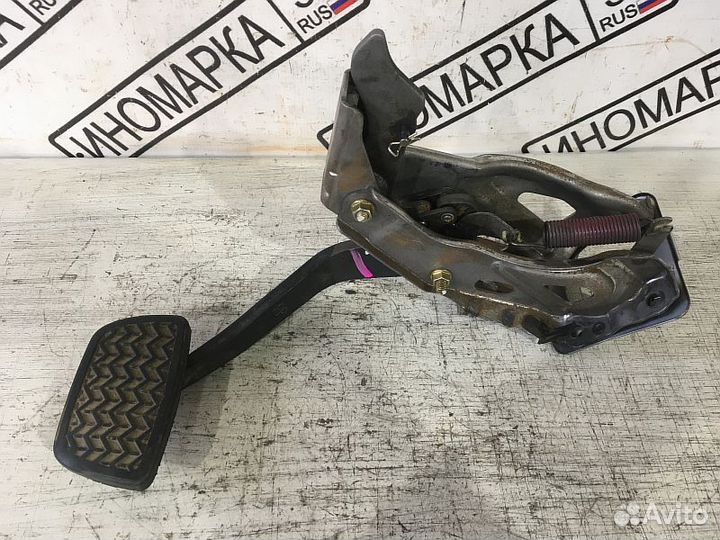 Педаль тормоза Тойота Ленд Крузер Прадо 120