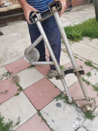 Кронштейн для запаски нива