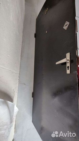 Дверь входная стальная бу