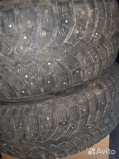 Bridgestone Blizzak Spike-01 275/65 R17 119T