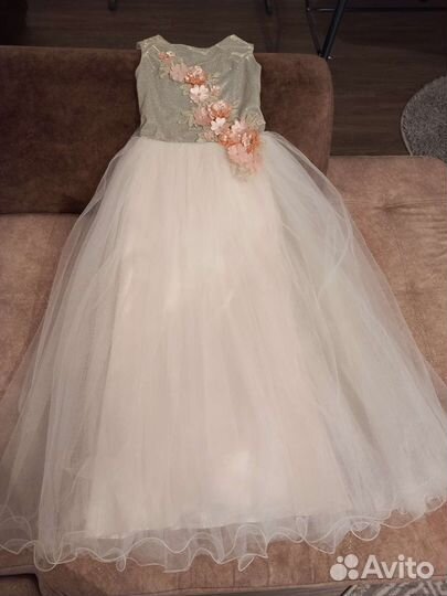 Платье праздничное