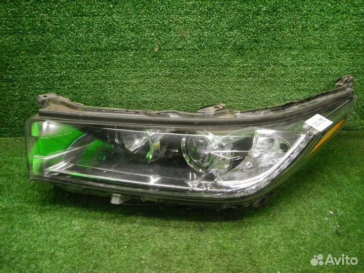 Фара левая Toyota Highlander