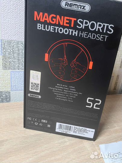 Новые беспроводные наушники Remax