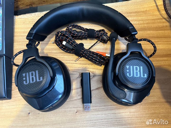 Беспроводные игровые наушники JBL Quantum 600