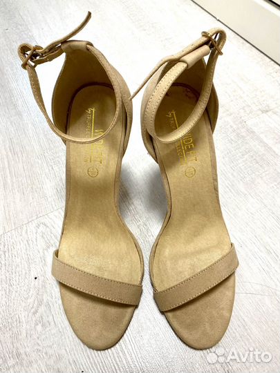 Босоножки замшевые 39