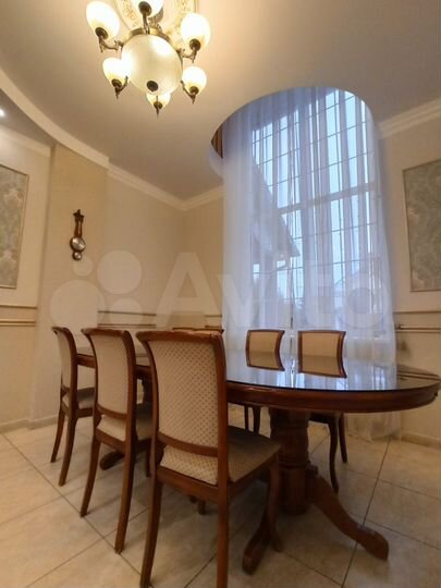 Дом 280 м² на участке 6 сот.