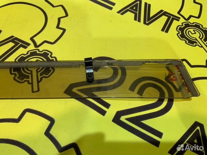 Ветровик задний левый Toyota Ist NCP60 2NZ-FE