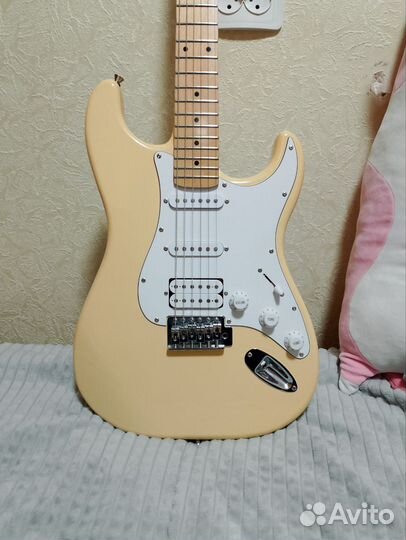 Электрогитара Fender Stratocaster HSS