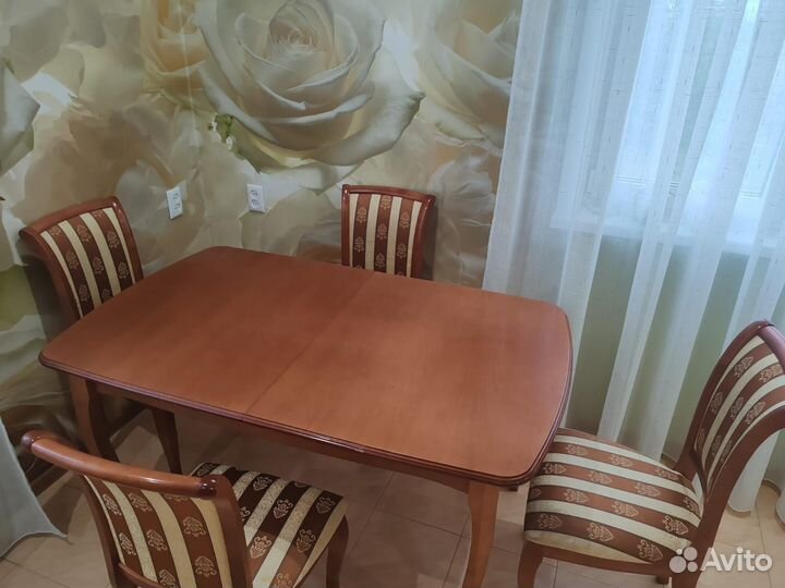 Продам стол со стульями