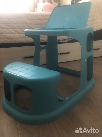 Стул и стол пластишка