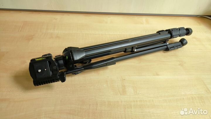 Штатив для фотоаппарата DiCom