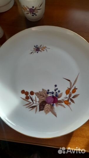 Предметы фарфорового сервиза