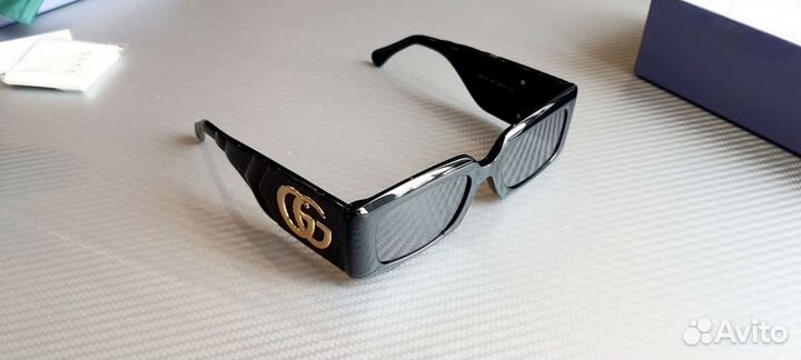 Солнцезащитные очки Gucci GG0811