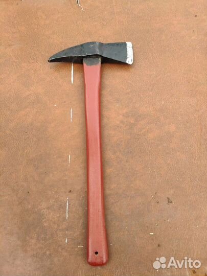 Топорик пожарного