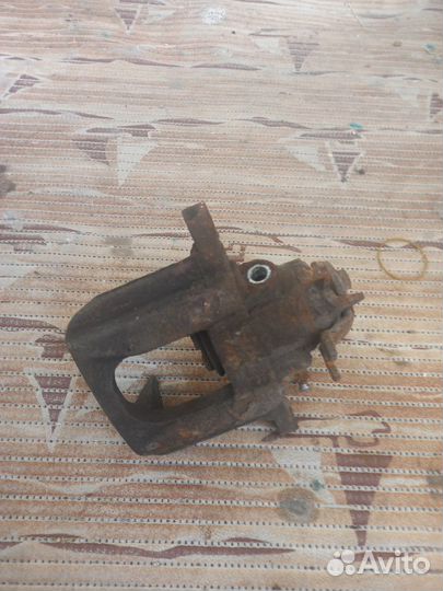 Задние суппорта на Кр. Вояджер08-12г.2шт