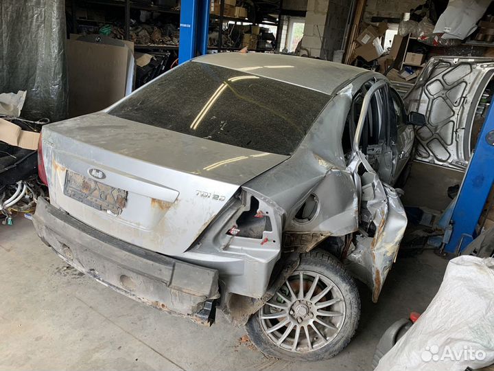 Кузов по частям Форд Мондно 3 2001г.в