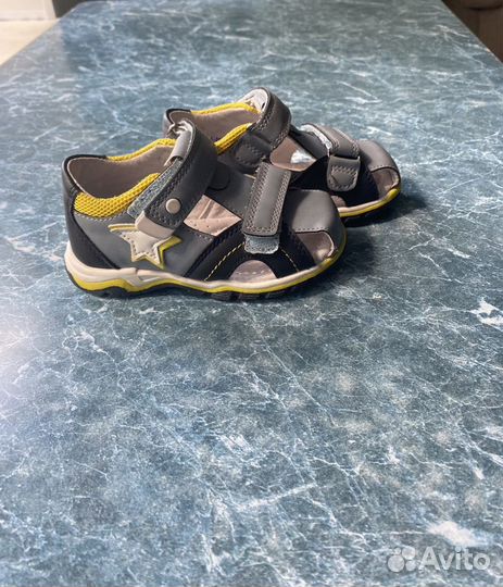 Сандалии на мальчика, размер 22