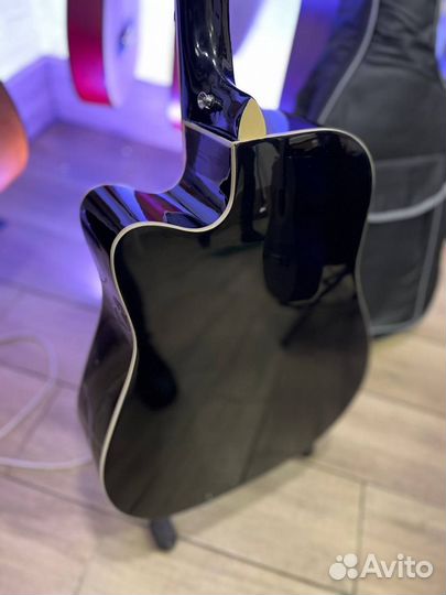 Гитара новая