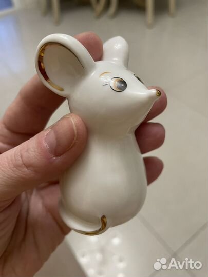 Фигурка статуэтка Мышка фарфоровая