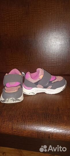 Кроссовки детские