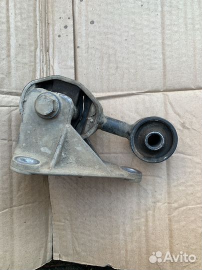 Кронштейн подушка двигателя opel vectra b 1,6