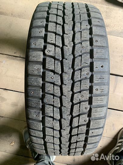 Dunlop SP Winter Ice 01 215/50 R17